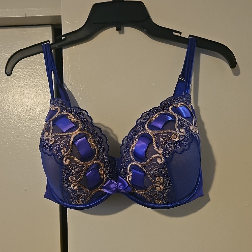 Lane Bryant Purple Bra with Elegant Embroidery and Underwire Support